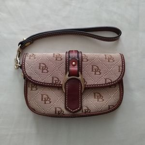 Dooney & Bourke wristlet